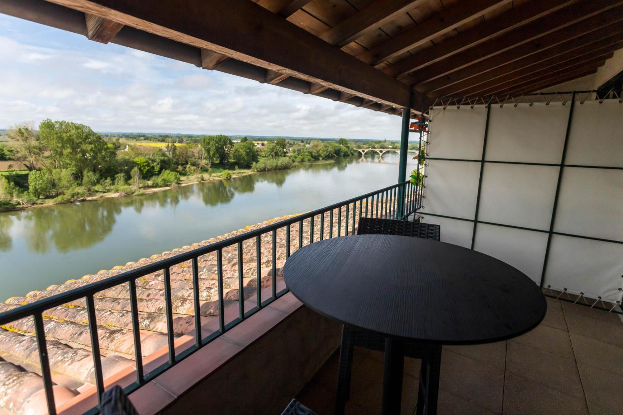 Hotel Restaurant Cote Garonne Le Balcon Des Dames - Tonneins Fauillet Marmande - Vue Panoramique Bord De Garonne Chambres Climatisees Εξωτερικό φωτογραφία